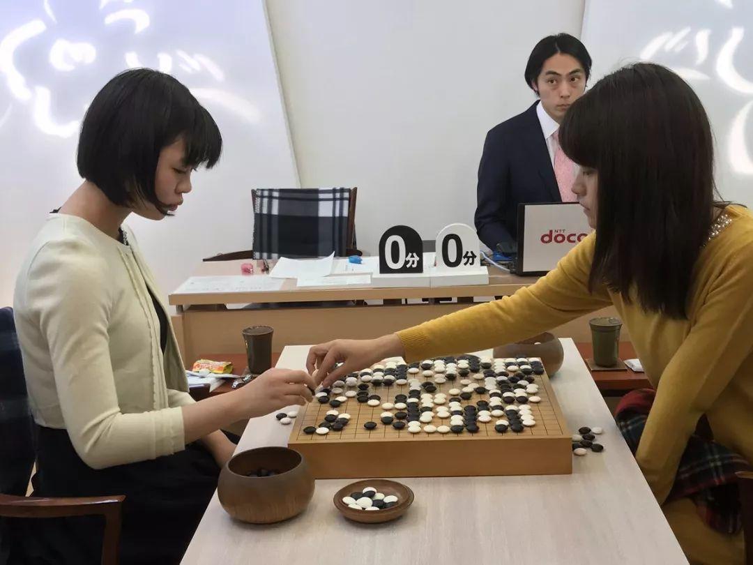 藤沢里菜女流本因坊を破り　上野女流棋聖が防衛