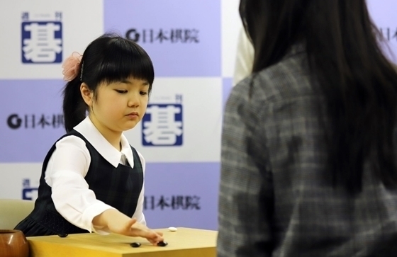 天才少女棋士・仲邑菫と、台湾美人棋士の囲碁直接対決!
