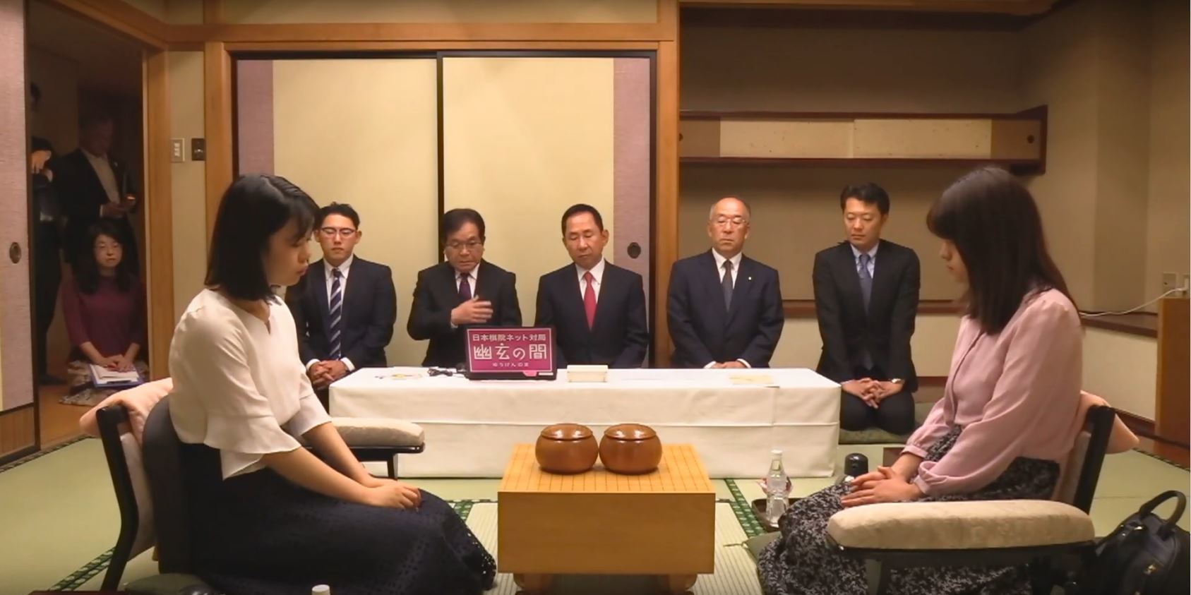 女流立葵杯第1局 藤沢が先勝