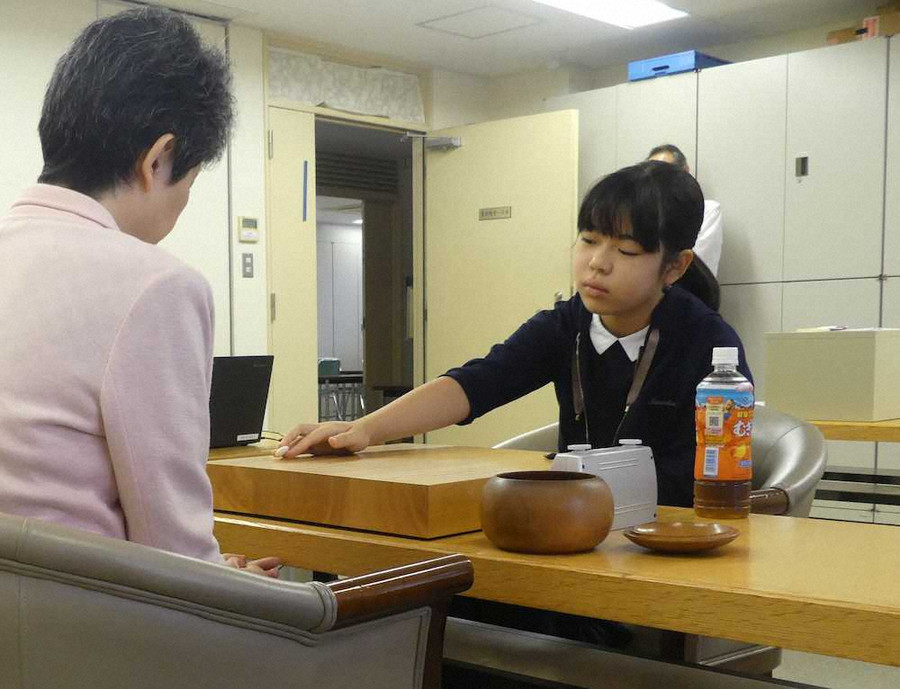 上野梨紗初段、プロ勝利はお預け ドコモ杯女流棋聖戦予選