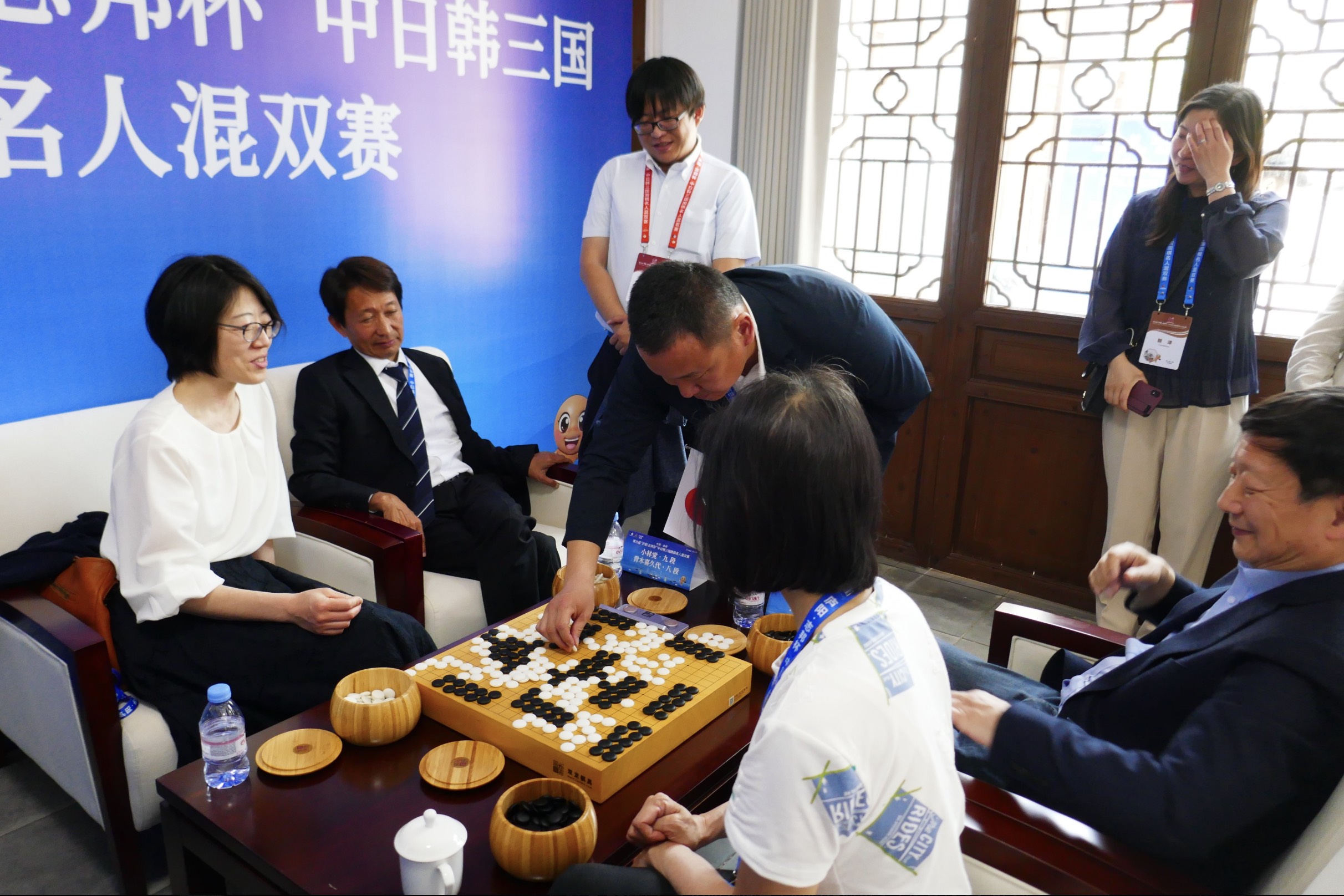 【第9回廬陽・志邦杯中日韓ペア戦1回戦】(黒)曹・孔ペア 対 小林・青木ペア(白)