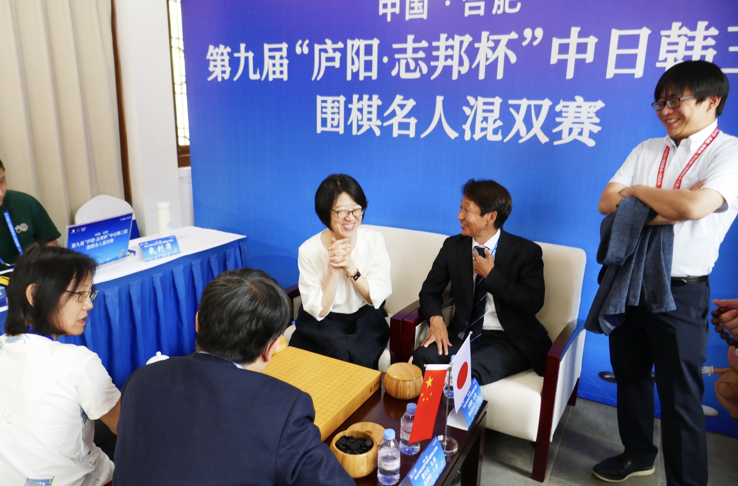 【第9回廬陽・志邦杯中日韓ペア戦1回戦】(黒)曹・孔ペア 対 小林・青木ペア(白)