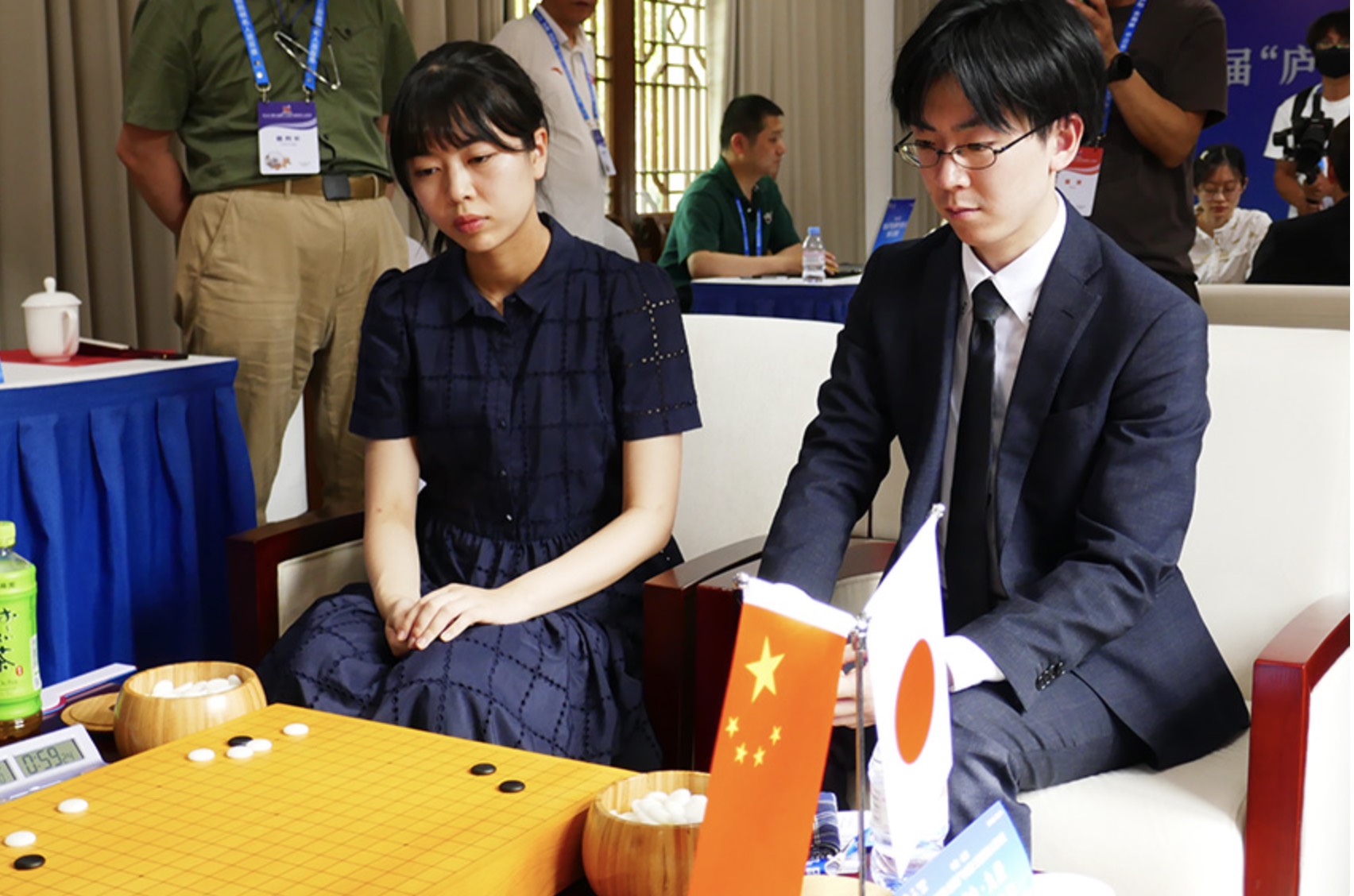 【第9回廬陽・志邦杯中日韓ペア戦2回戦】(黒)丁・周ペア 対 芝野・上野ペア(白)