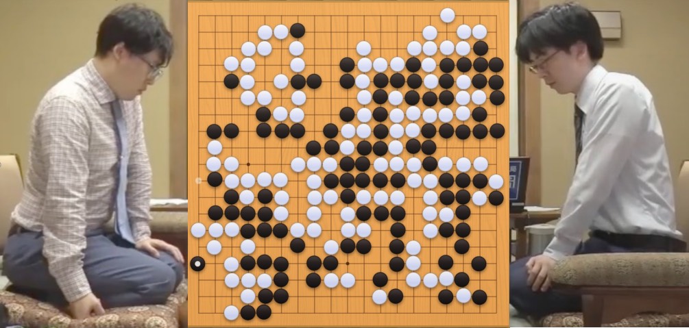 「第50期碁聖戦挑戦手合第3局」(黒)芝野虎丸十段 対 井山裕太碁聖(白)
