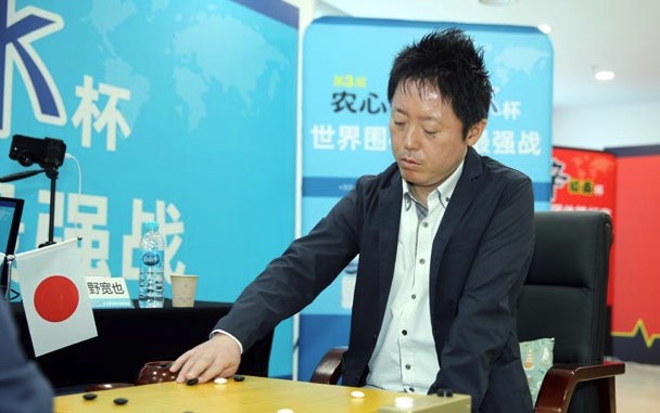 第3回農心白山水杯シニア第2戦 中野寛也九段、金榮桓九段を破り2連勝