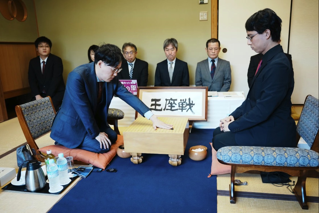 一力遼棋聖が井山裕太王座に勝利、五冠に王手