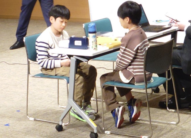 くらしき吉備真備杯こども棋聖戦　永代斗真さんが高学年部優勝、鄭智皓さんが低学年部優勝