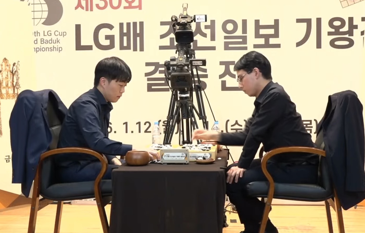 第30回LG杯決勝三番勝負、一力遼九段が先勝