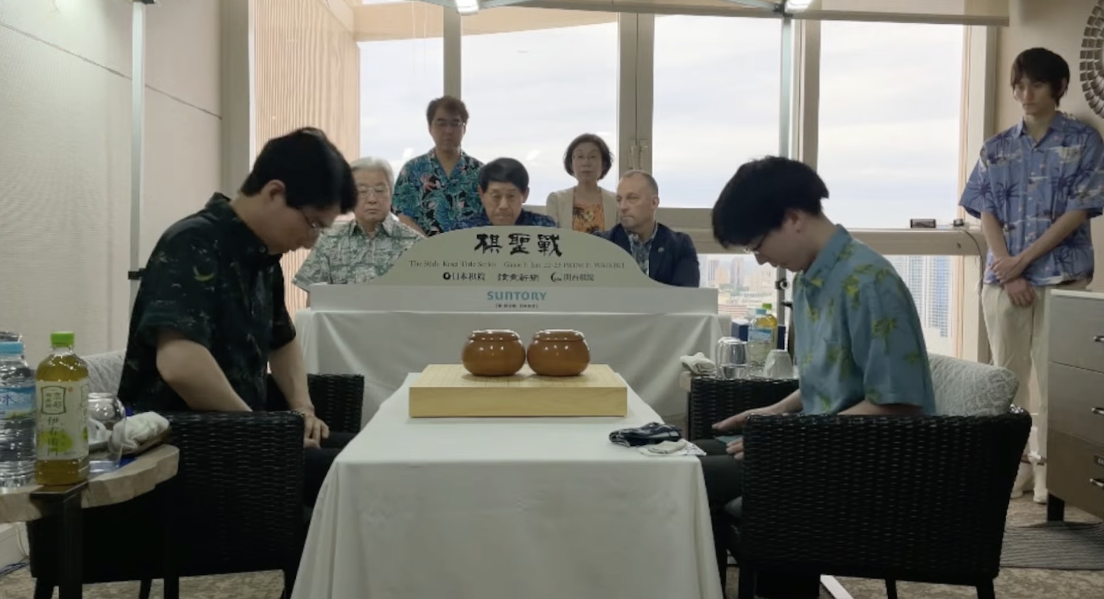 芝野虎丸十段が121手目を封じ、1日目終了 1日目の流れ