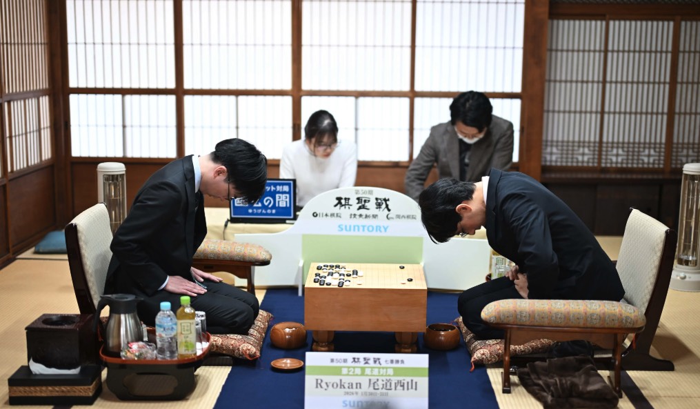 一力遼棋聖が111手目を封じ、1日目終了 1日目の流れ