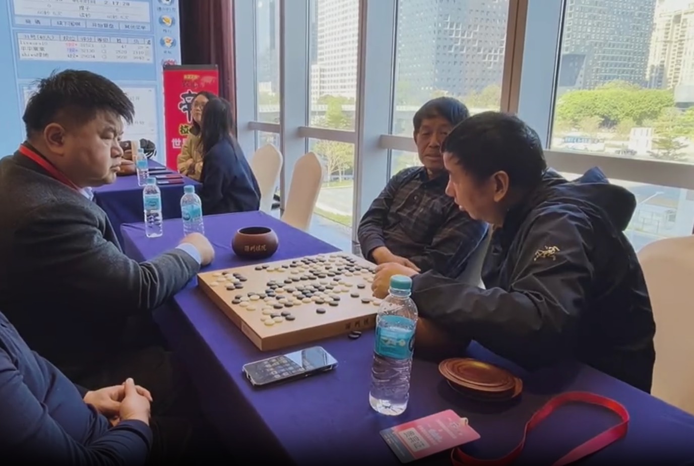 第3回農心白山水杯第7戦　依田紀基九段が曺薫鉉九段に勝利