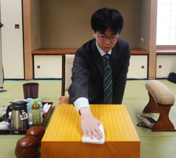 一力遼棋聖が89手目を封じ、1日目終了、1日目終了 1日目の流れ