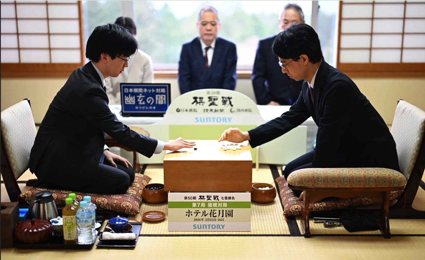 芝野虎丸十段が97手目を封じ、1日目終了 1日目の流れ