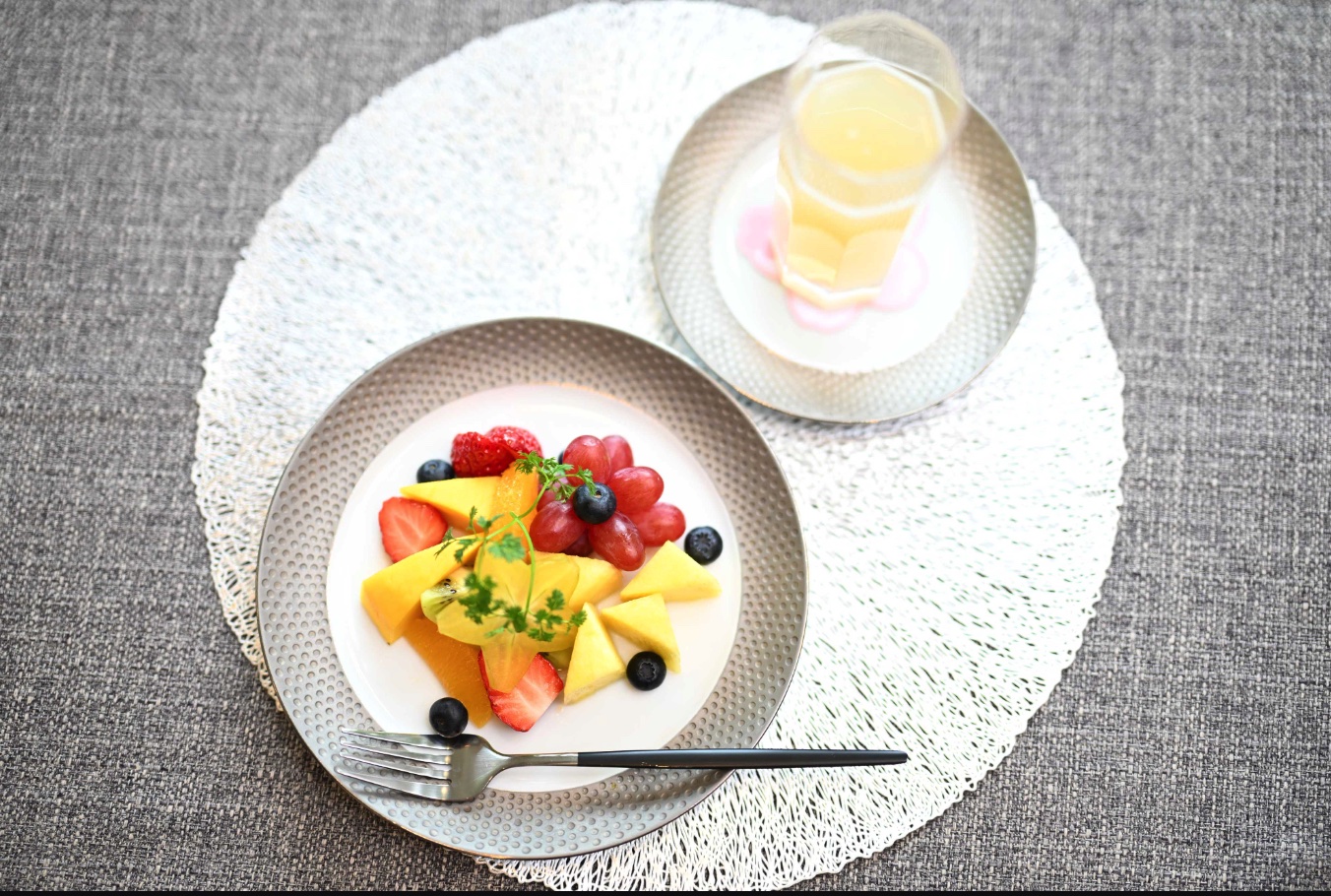 芝野虎丸十段が97手目を封じ、1日目終了 1日目の流れ