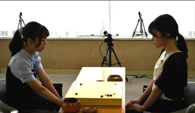 上野愛咲美女流名人が2連勝で防衛