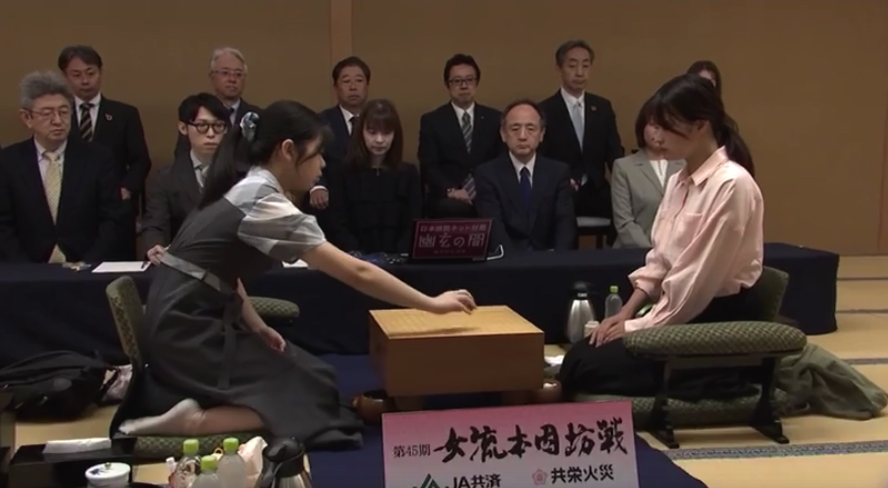第45期女流本因坊戦五番勝負第1局 | 藤沢里菜女流本因坊、第1局を制して先勝