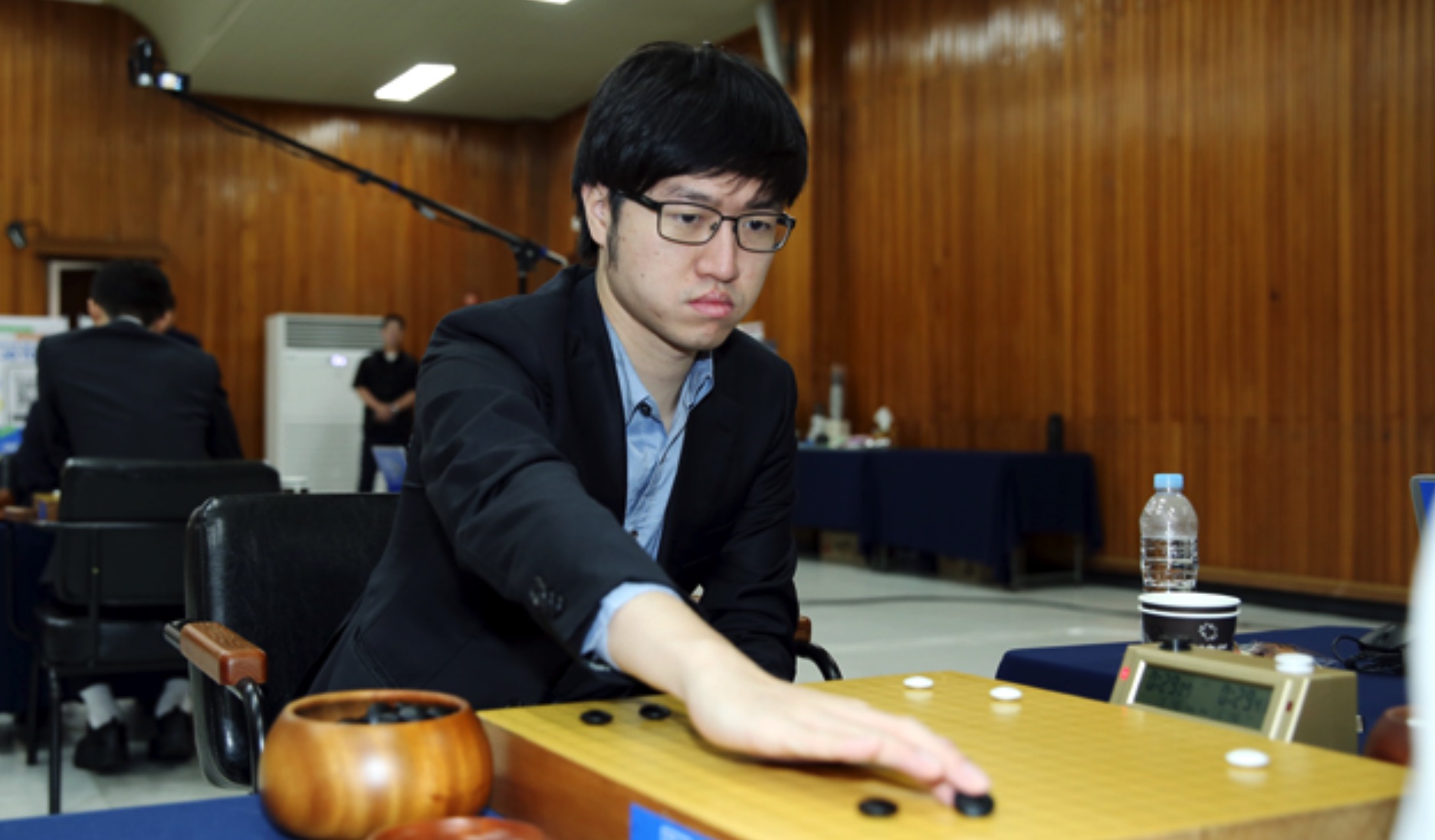 第12回国手山脈杯 | 許家元九段、金明訓九段を破って準決勝へ