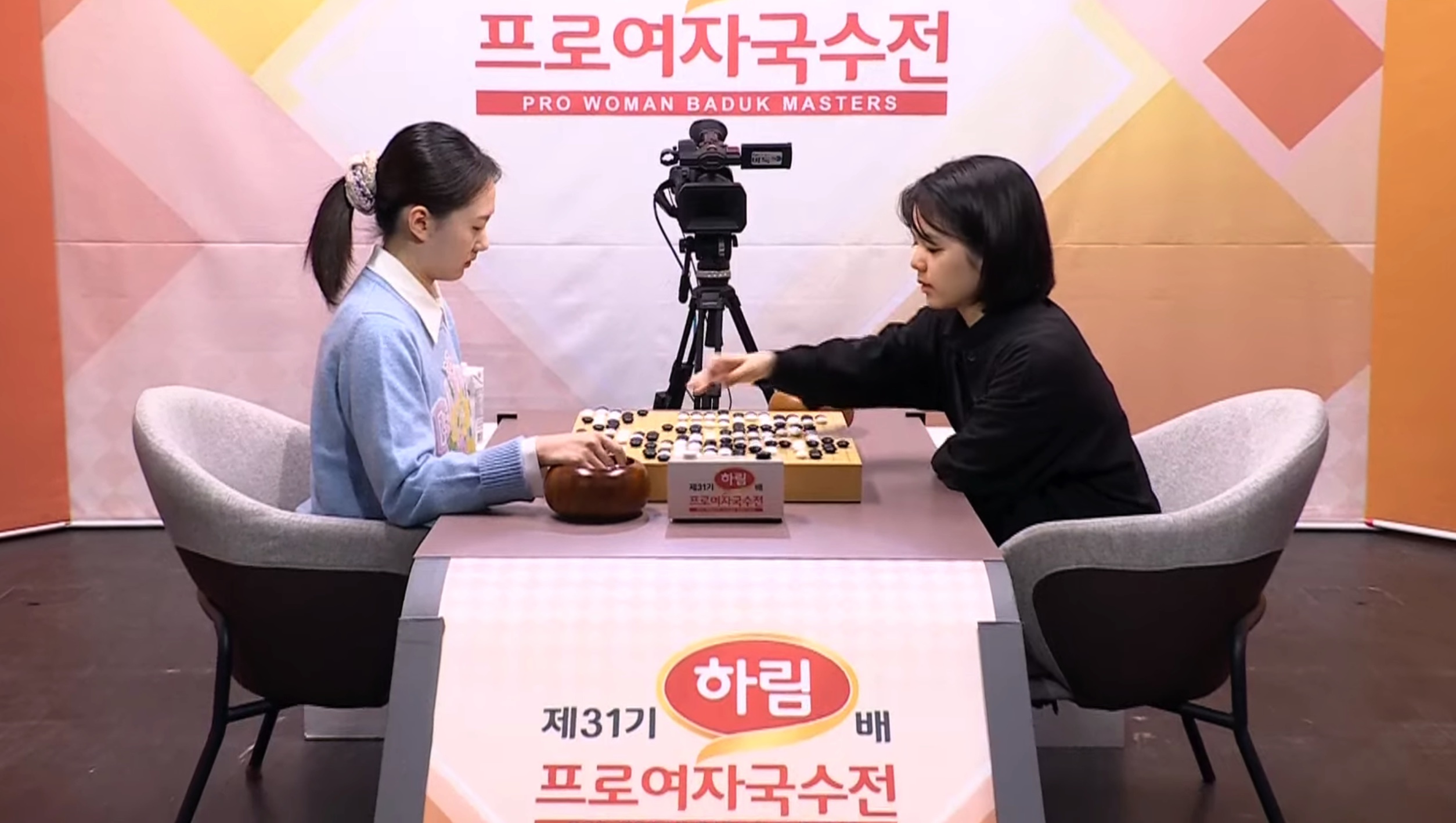 韓国女流国手戦|金恩持九段が仲邑菫六段を破り、決勝進出|対戦成績を7戦全勝に
